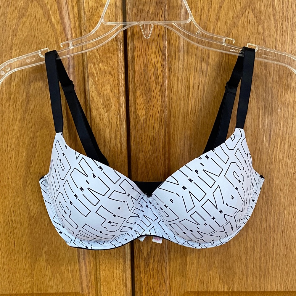 PINK Victoria's Secret Black & White Logo Print Underwire Bra. Size 34 DD.